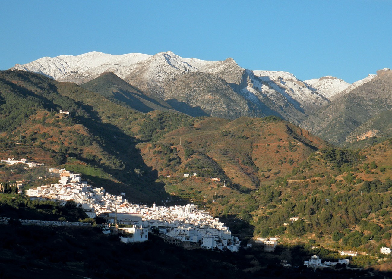 Tolox y la Sierra de las Nieves - Autor: Antonio F. Gallego